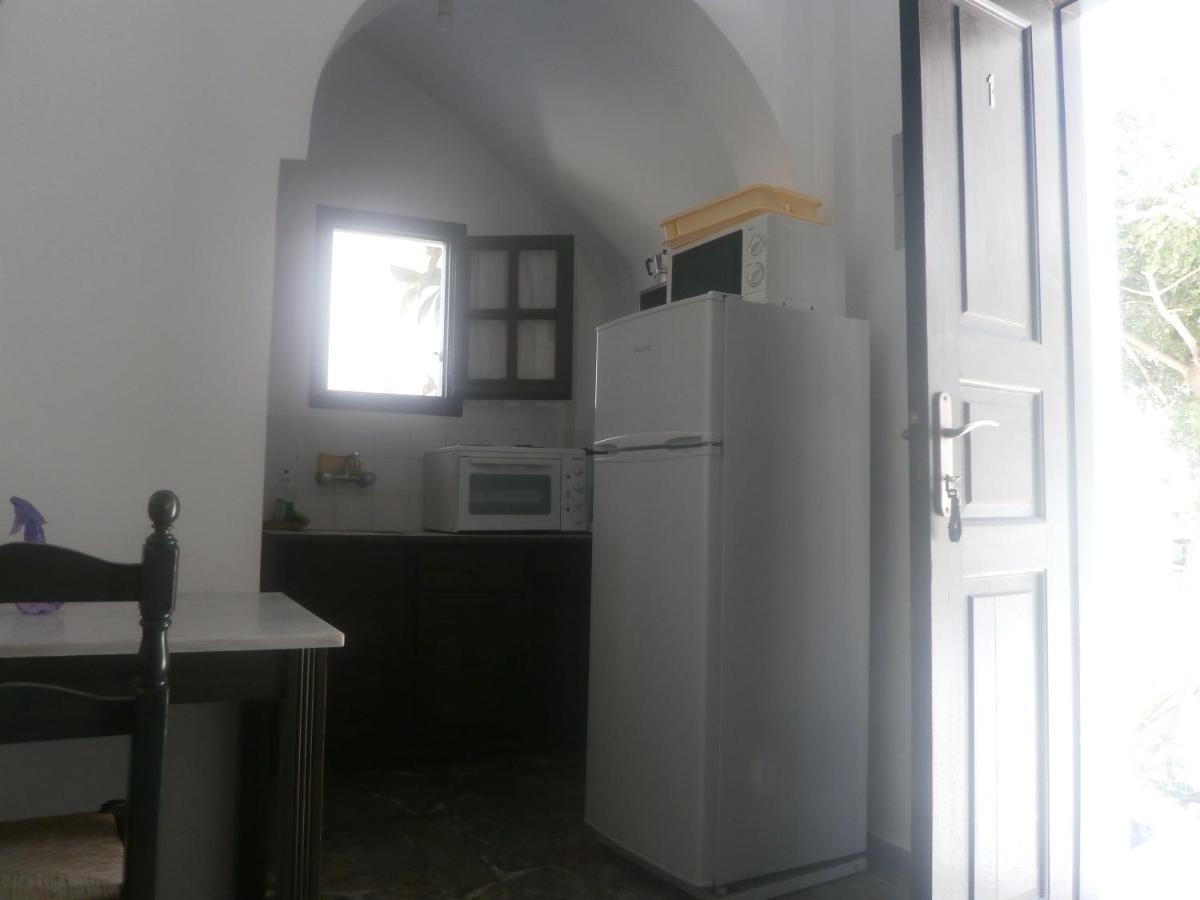 Villa Ostria Kamári Exteriör bild
