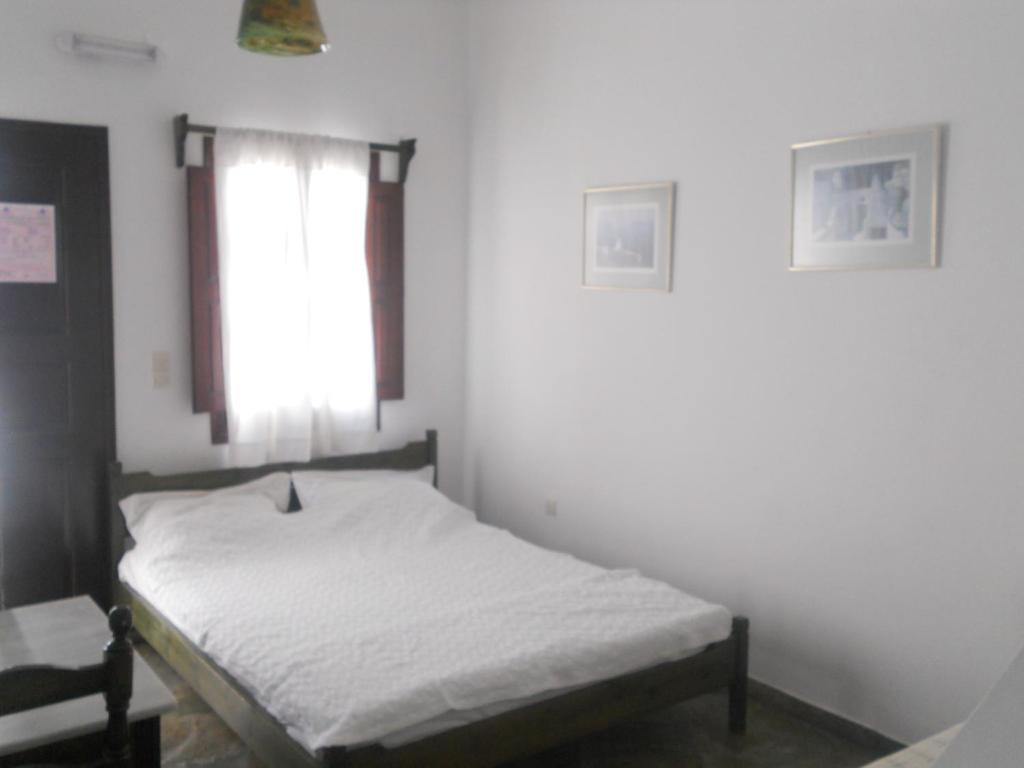 Villa Ostria Kamári Rum bild