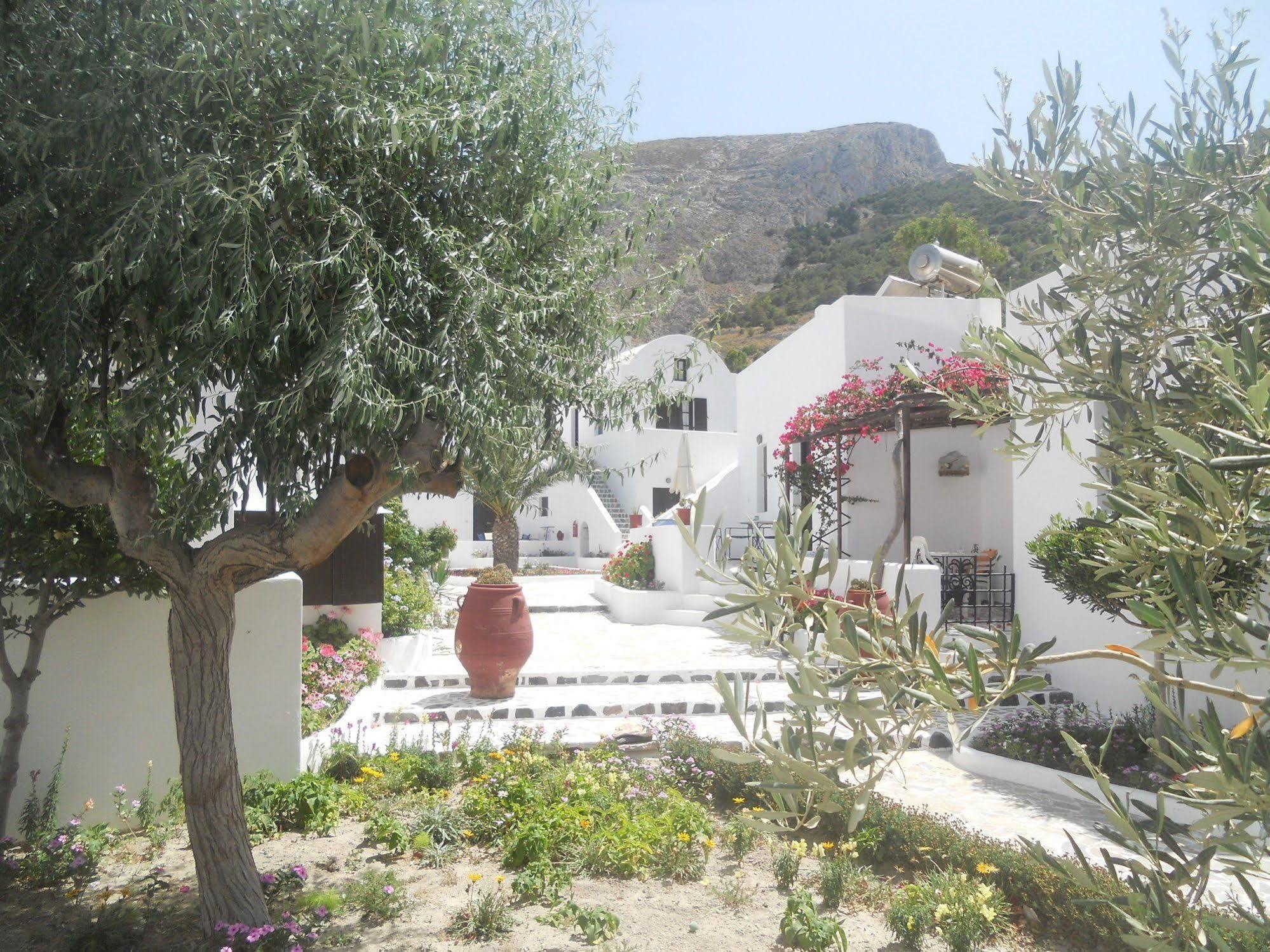 Villa Ostria Kamári Exteriör bild