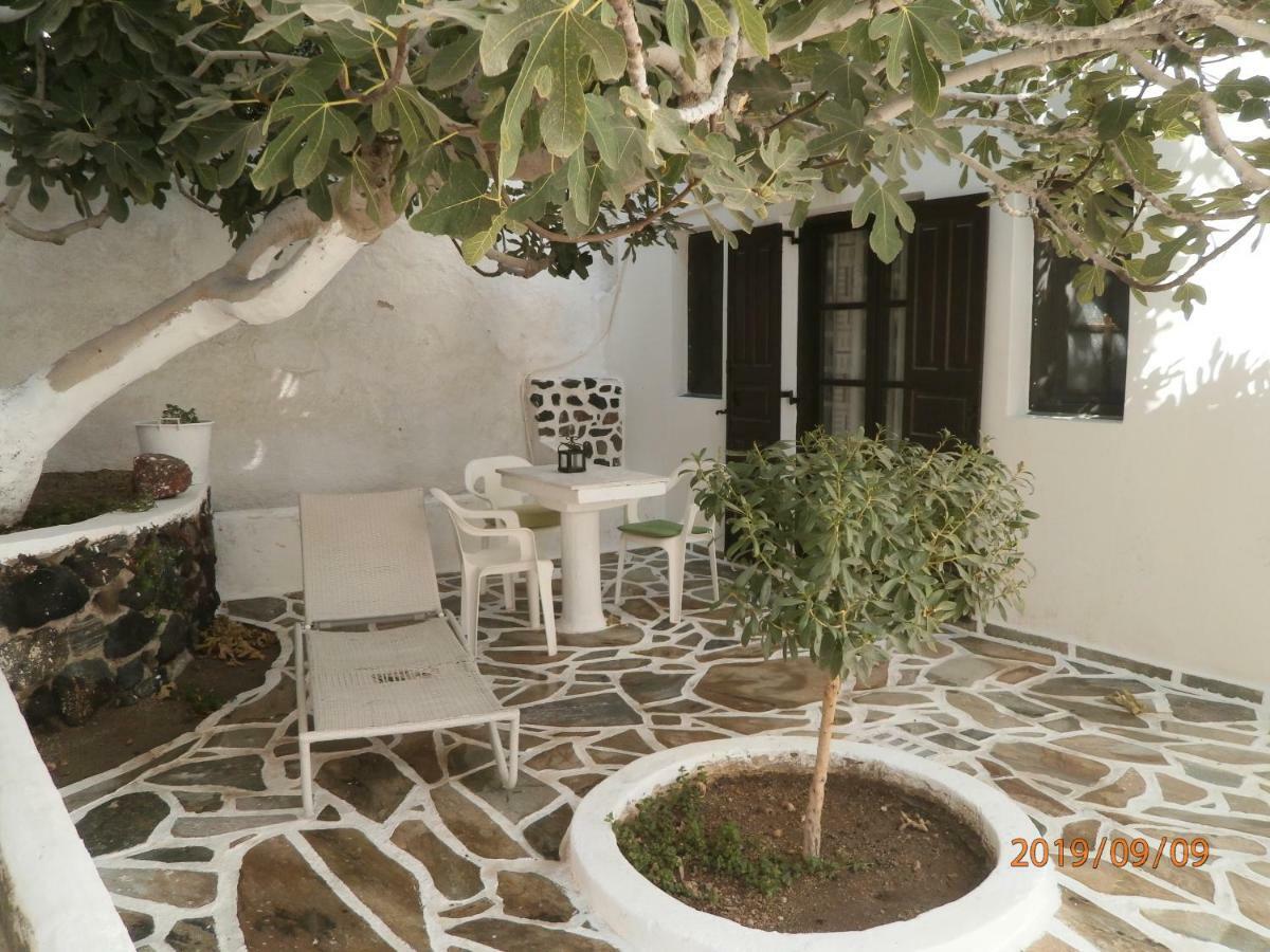 Villa Ostria Kamári Exteriör bild